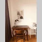 Mitten im Achten. Zentrale Wohnung in Wien