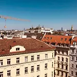 Mitten Im Achten. Zentrale Wohnung In Wien
