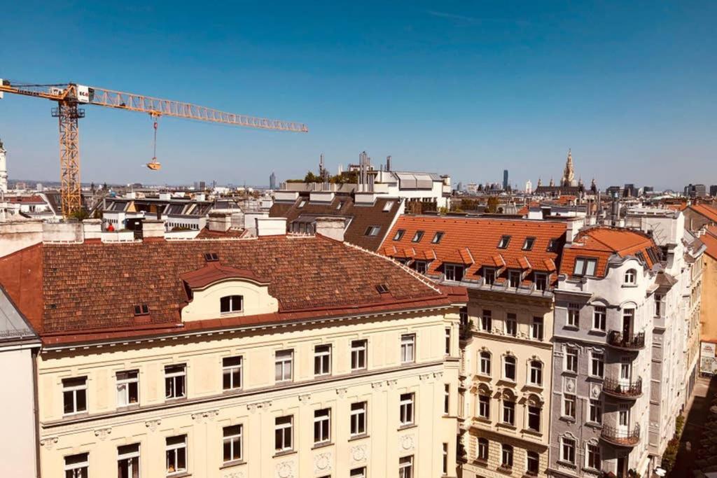 Mitten Im Achten. Zentrale In Wenen